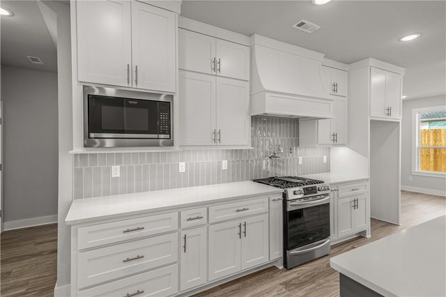 806 Mueller Way, Prairie Grove, AR 72753