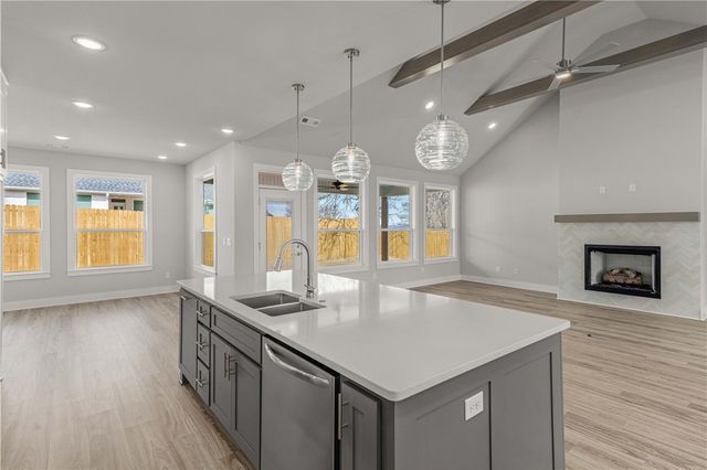 806 Mueller Way, Prairie Grove, AR 72753