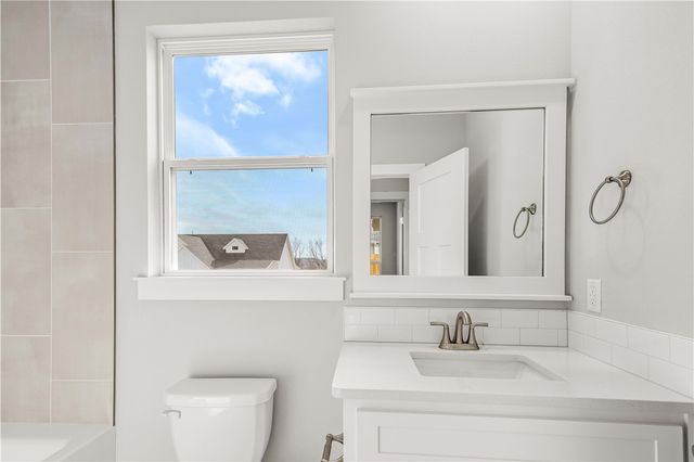 806 Mueller Way, Prairie Grove, AR 72753