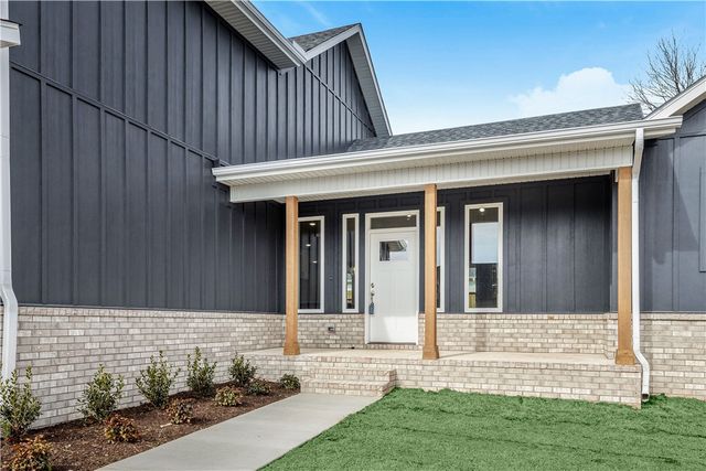 806 Mueller Way, Prairie Grove, AR 72753