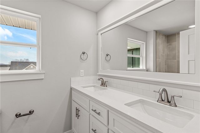 806 Mueller Way, Prairie Grove, AR 72753