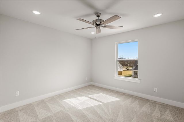 806 Mueller Way, Prairie Grove, AR 72753