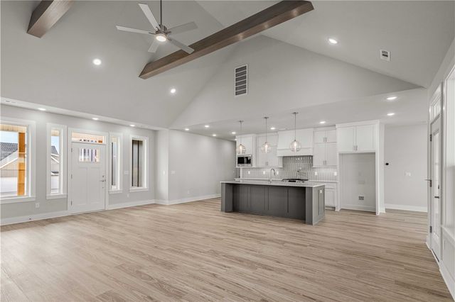 806 Mueller Way, Prairie Grove, AR 72753