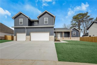 806 Mueller Way, Prairie Grove, AR 72753