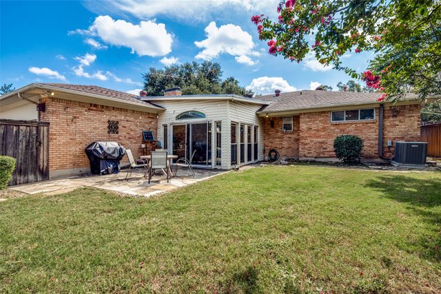 2217 Babalos Lane, Dallas, TX 75228