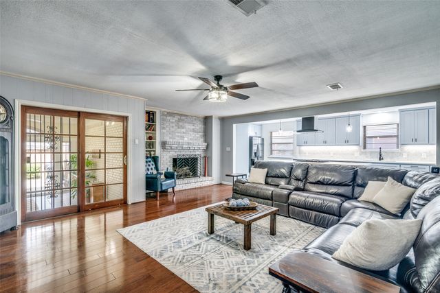 2217 Babalos Lane, Dallas, TX 75228