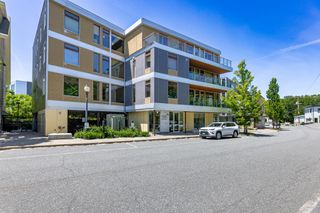 35 Railroad Row # C3-1, Hartford, VT 05001