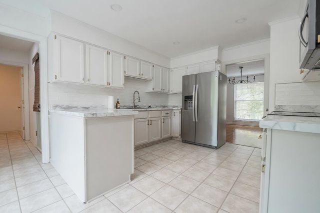 2063 DALKEITH DR, Germantown, TN 38139