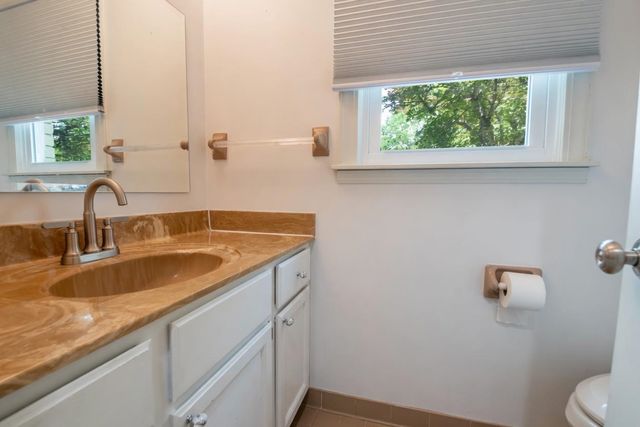 2063 DALKEITH DR, Germantown, TN 38139