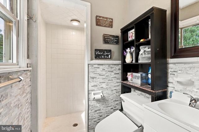 1644 HUNTINGDON RD, Abington, PA 19001