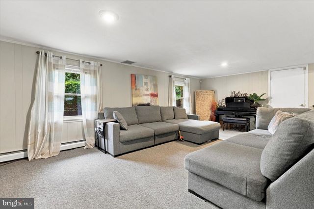 1644 HUNTINGDON RD, Abington, PA 19001