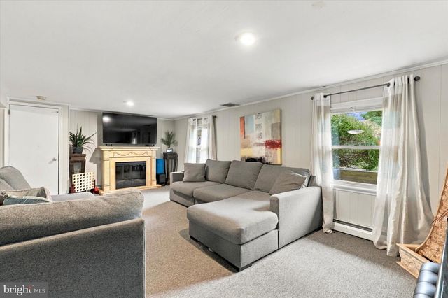 1644 HUNTINGDON RD, Abington, PA 19001
