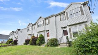 6 Hakim Street 2-6, Danbury, CT 06810