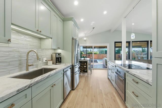 8153 Hudson Dr, San Diego, CA 92119