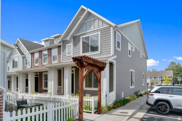 272 E KIRSTEN LN, North Salt Lake, UT 84054