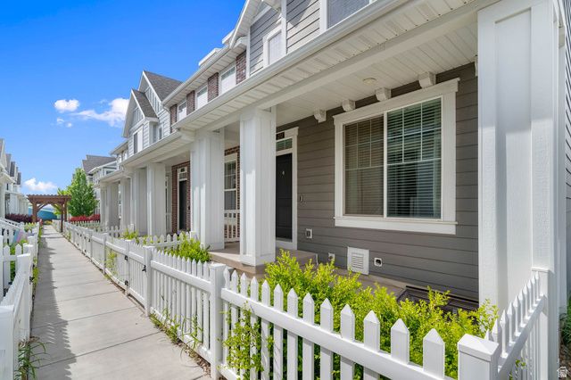 272 E KIRSTEN LN, North Salt Lake, UT 84054