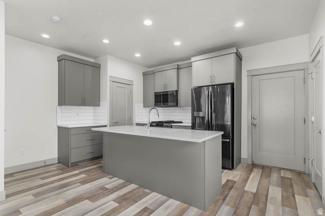 272 E KIRSTEN LN, North Salt Lake, UT 84054