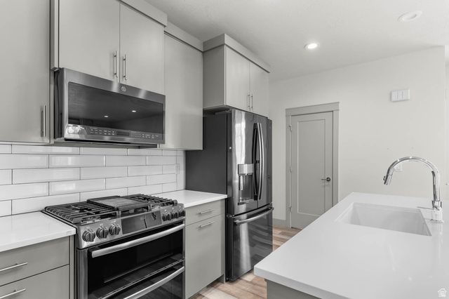 272 E KIRSTEN LN, North Salt Lake, UT 84054