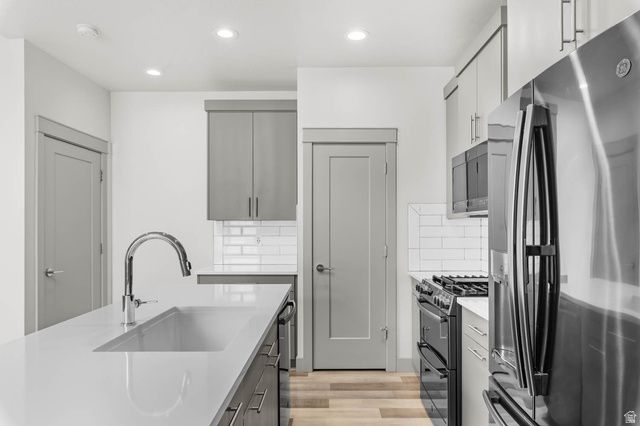 272 E KIRSTEN LN, North Salt Lake, UT 84054