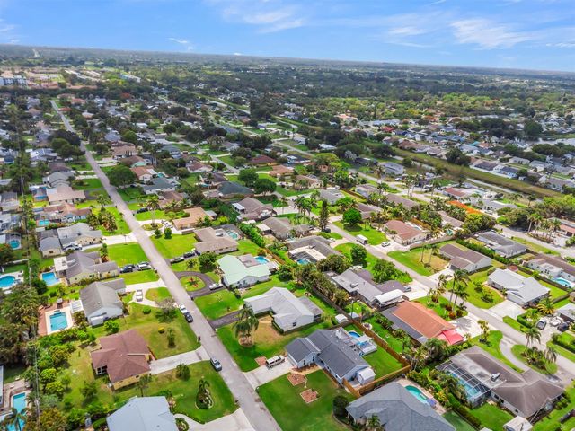 121 W Cypress Road, Greenacres, FL 33467