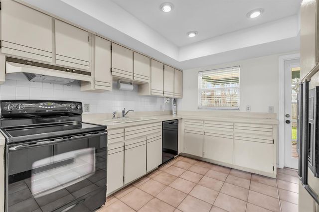121 W Cypress Road, Greenacres, FL 33467