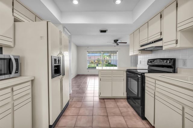 121 W Cypress Road, Greenacres, FL 33467