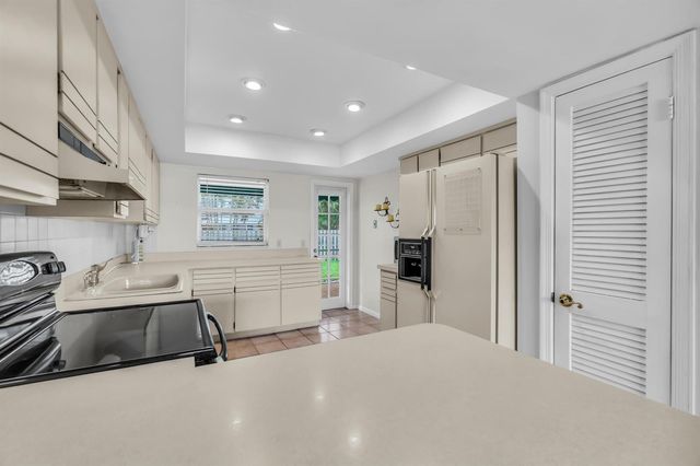 121 W Cypress Road, Greenacres, FL 33467