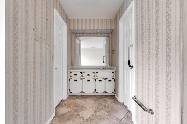 121 W Cypress Road, Greenacres, FL 33467
