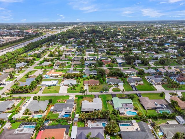 121 W Cypress Road, Greenacres, FL 33467