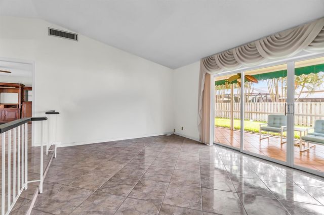 121 W Cypress Road, Greenacres, FL 33467