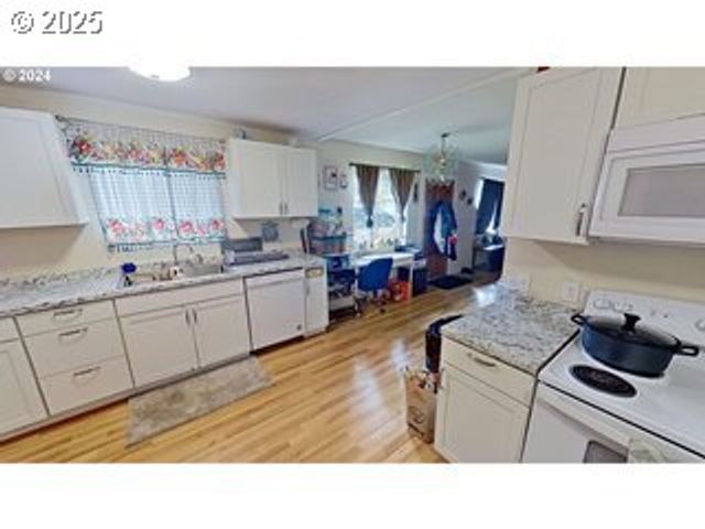 613 IRVING Dr, Myrtle Creek, OR 97457