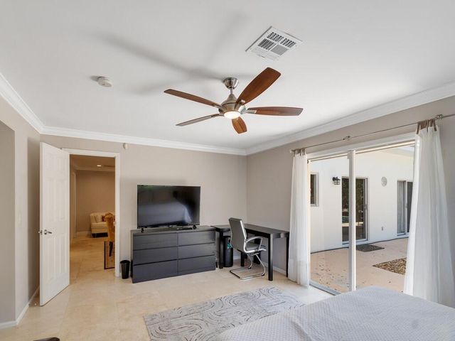 527 E Causeway Boulevard, Vero Beach, FL 32963