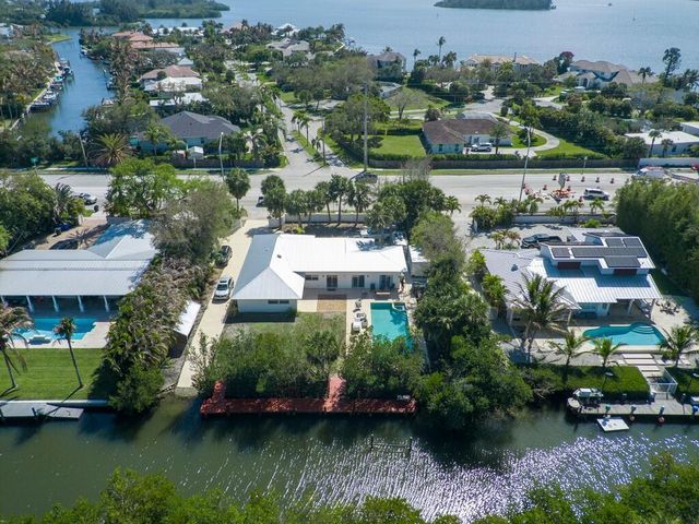 527 E Causeway Boulevard, Vero Beach, FL 32963
