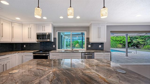 8010 CONSERVATORY DRIVE, Sarasota, FL 34243