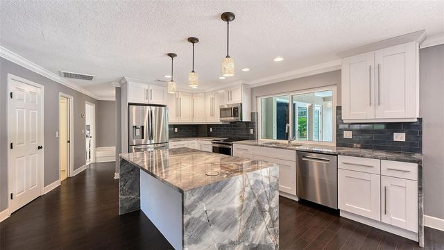 8010 CONSERVATORY DRIVE, Sarasota, FL 34243