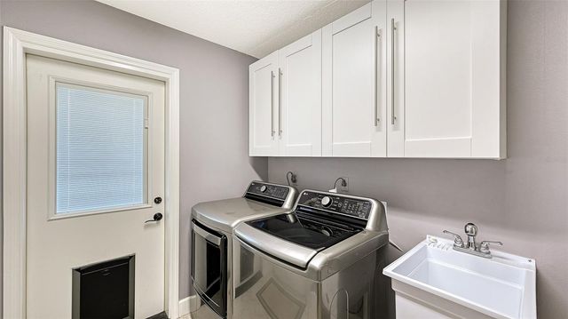 8010 CONSERVATORY DRIVE, Sarasota, FL 34243