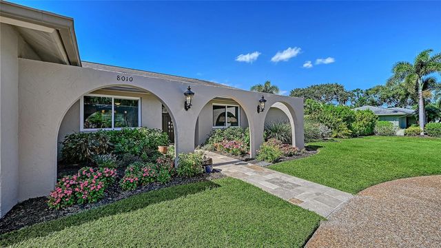8010 CONSERVATORY DRIVE, Sarasota, FL 34243