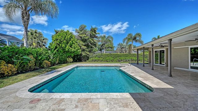 8010 CONSERVATORY DRIVE, Sarasota, FL 34243