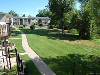 5299 Highland Road 202, Waterford, MI 48327