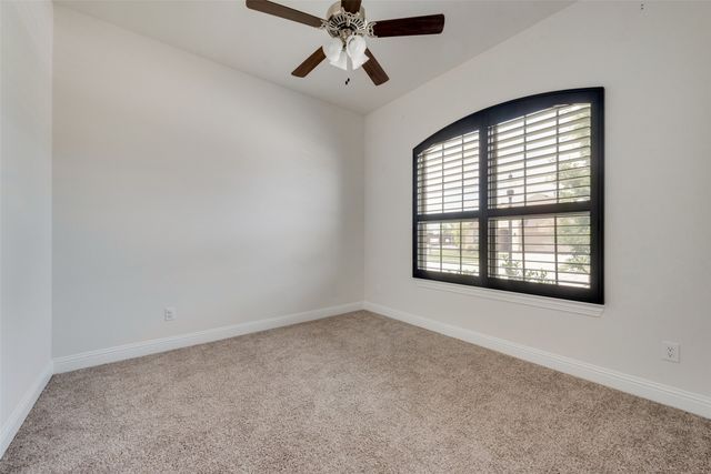 11104 Canyon Mine Drive, Aubrey, TX 76227