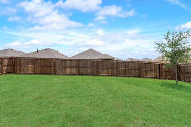 11104 Canyon Mine Drive, Aubrey, TX 76227