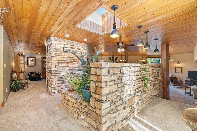 309 4th Ave SE, Mohall, ND 58761