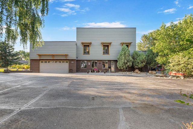 309 4th Ave SE, Mohall, ND 58761