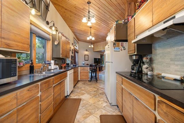 309 4th Ave SE, Mohall, ND 58761