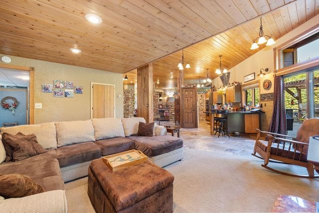 309 4th Ave SE, Mohall, ND 58761