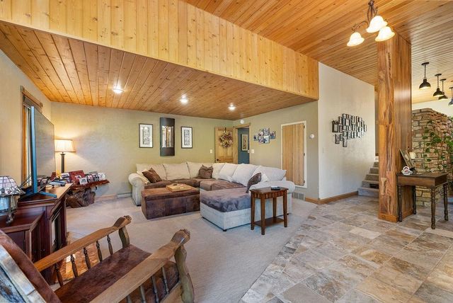 309 4th Ave SE, Mohall, ND 58761