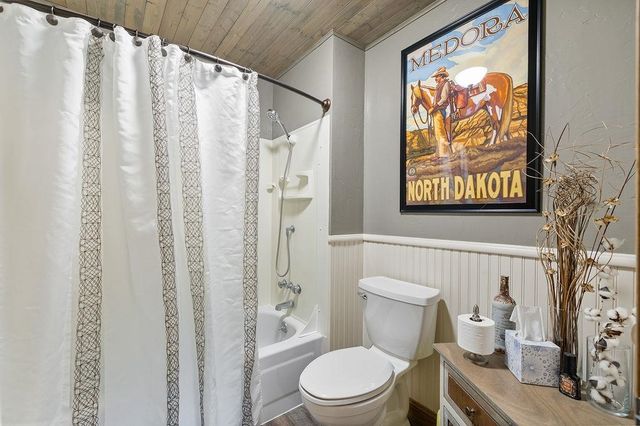 309 4th Ave SE, Mohall, ND 58761