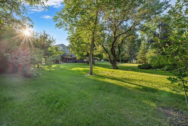 309 4th Ave SE, Mohall, ND 58761