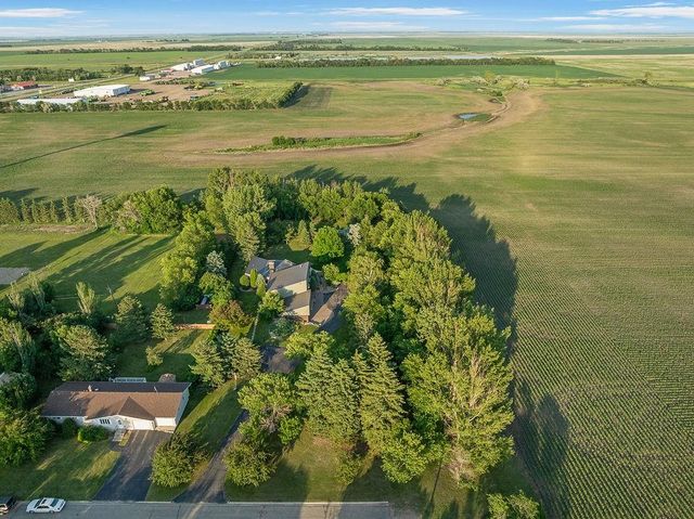 309 4th Ave SE, Mohall, ND 58761