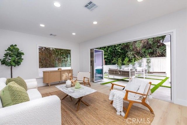 3960 Verdugo View Drive, Los Angeles, CA 90065